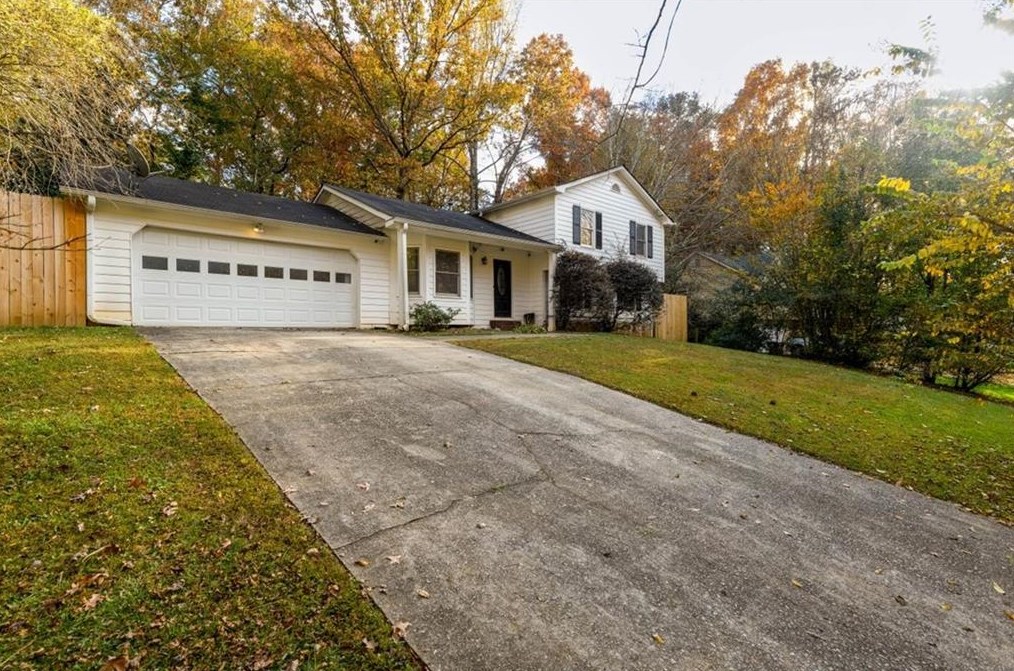 715 Cedar Farms Dr, Lawrenceville, GA 30043-2419