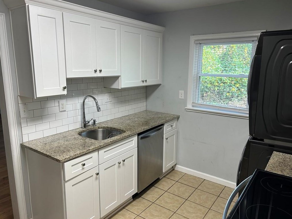 2895 Joyce Ave, Decatur GA  30032-4325 exterior