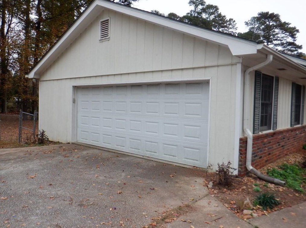 2346 Eastgate Dr, Lithonia, GA 30078