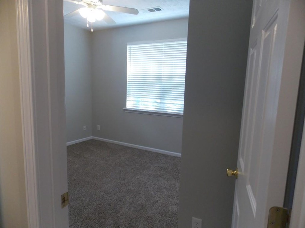 647 W Oaks Dr, Holly Springs, GA 30188