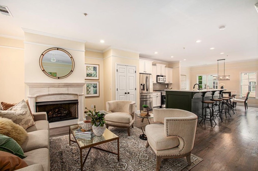 208 Wade Creek Rd, Alpharetta, GA 30009-8200