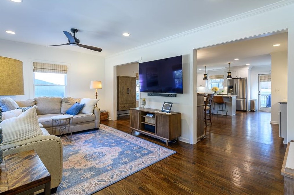 1525 Deerwood Dr, Decatur GA  30030-4517 exterior