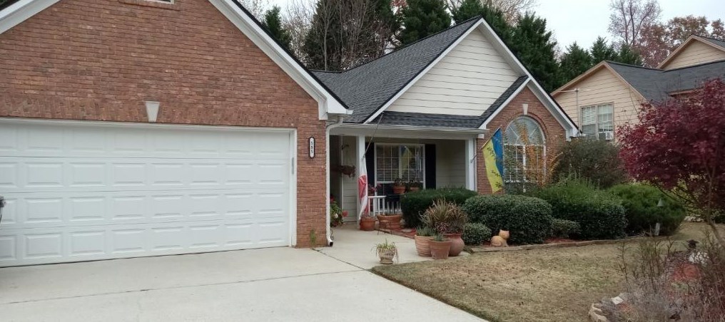 555 Sterling Pointe Ct, Lawrenceville, GA 30043-7404