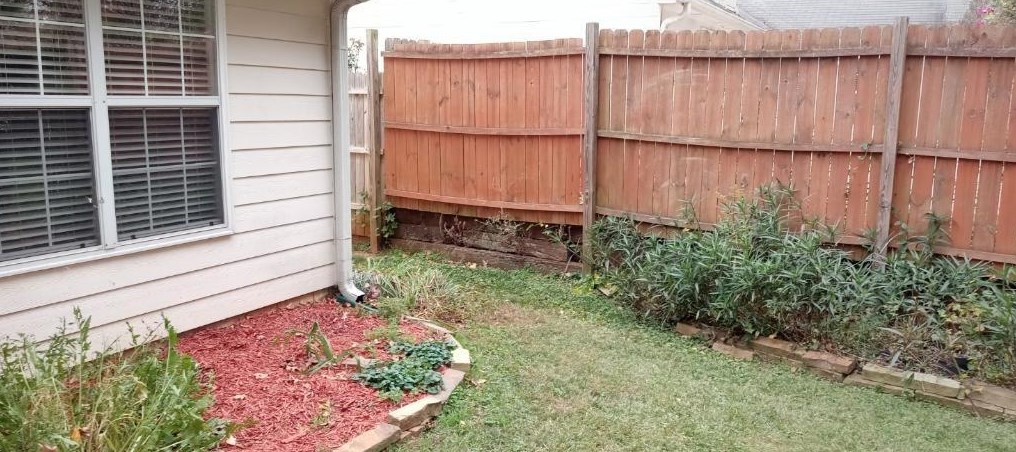 555 Sterling Pointe Ct, Lawrenceville GA 30043-7404 exterior