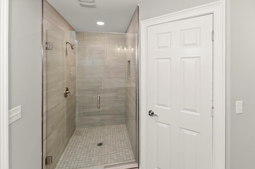 210 Blackwood Pl, Calhoun GA  30701-3908 exterior