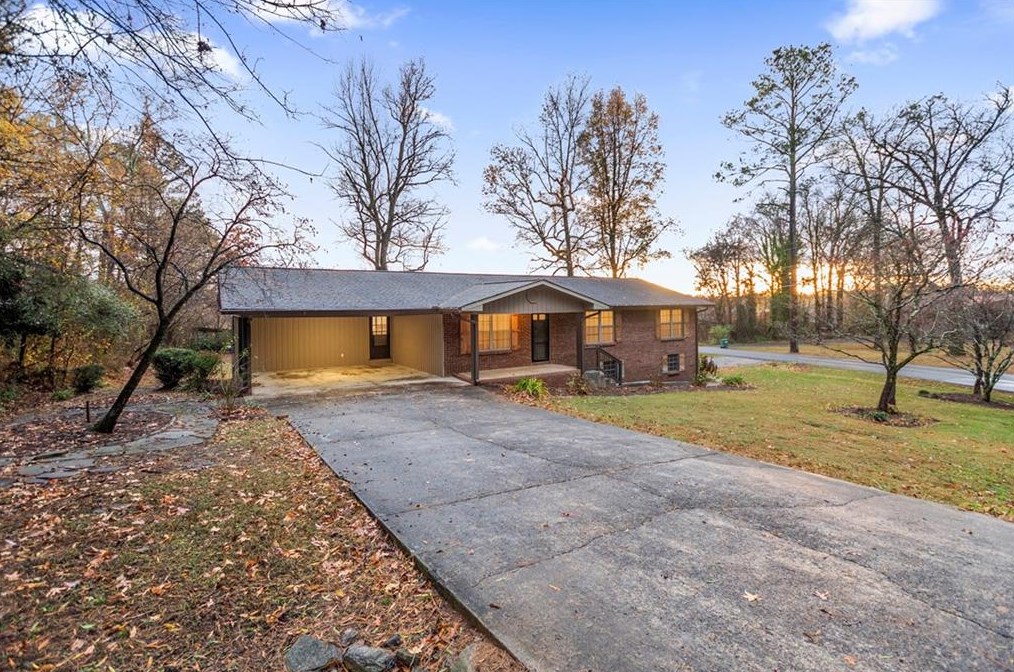 210 Blackwood Pl, Calhoun, GA 30701-3908