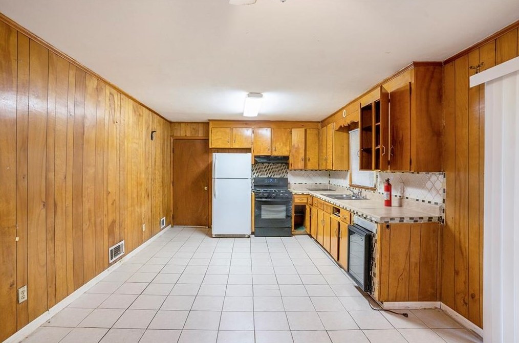 2071 Bluffton Way, Decatur GA  30035-2306 exterior