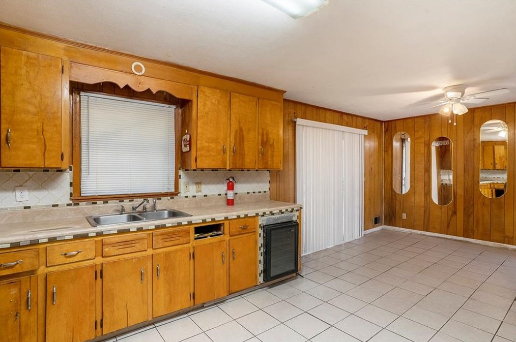 2071 Bluffton Way, Decatur GA  30035-2306 exterior