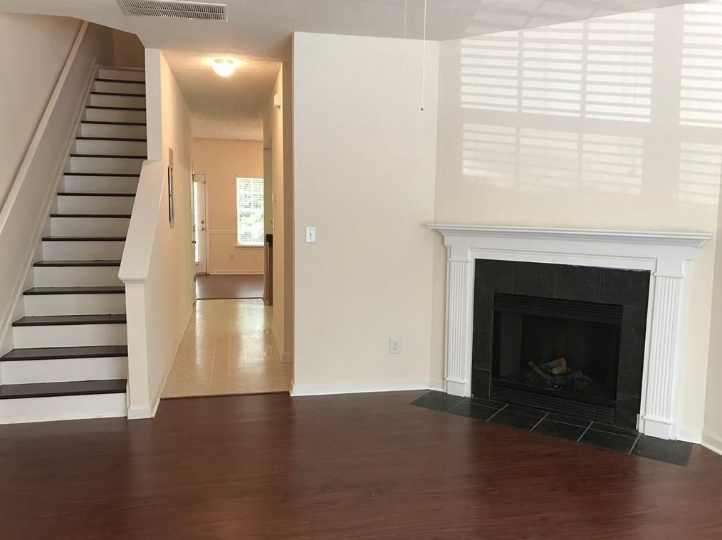 450 Berckman Dr Nw, Lilburn, GA 30047