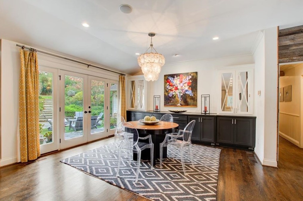 3972 Sheldon Dr, Atlanta GA  30342-4212 exterior