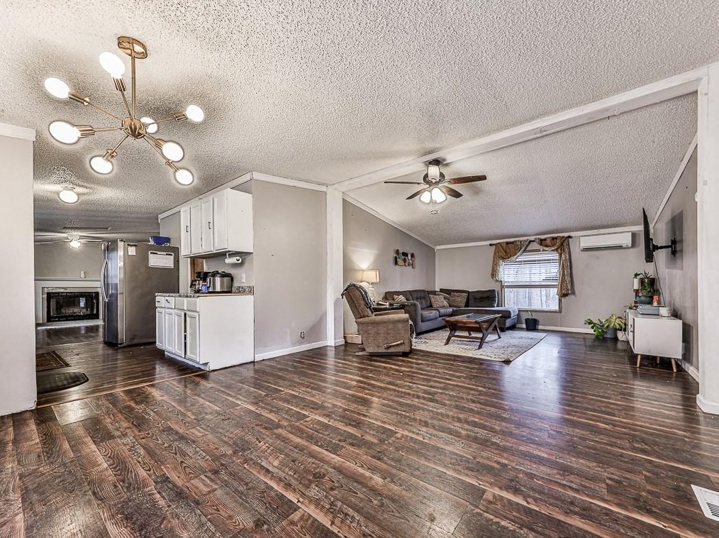1040 Martin Ln, Holly Springs, GA 30114