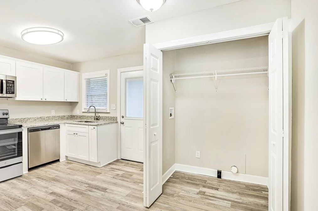 2034 Flat Shoals Ter, Decatur GA  30034-1042 exterior