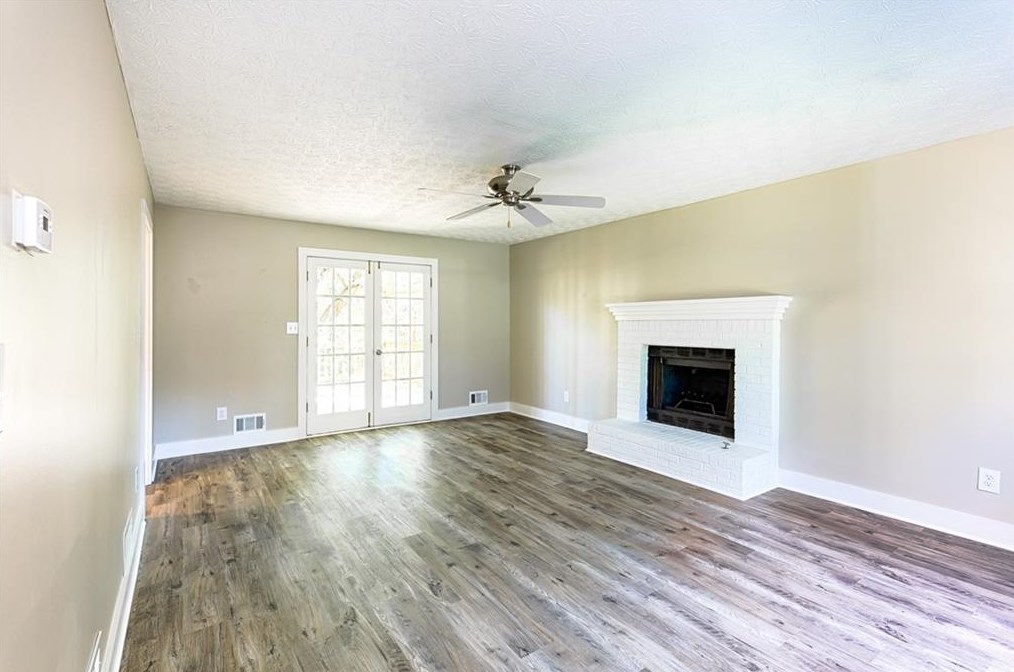 5858 N Shores Rd Nw, Acworth, GA 30101