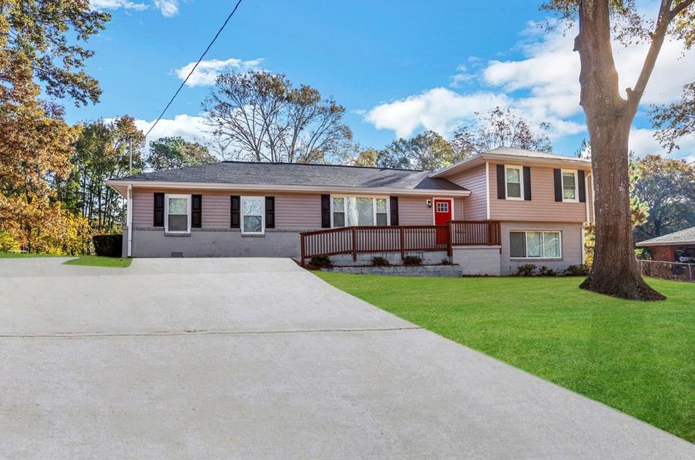 1180 Sheppard Pl, Stone Mountain, GA 30083