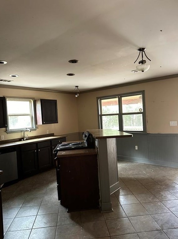 4240 Giles Rd, Douglasville, GA 30134-2667