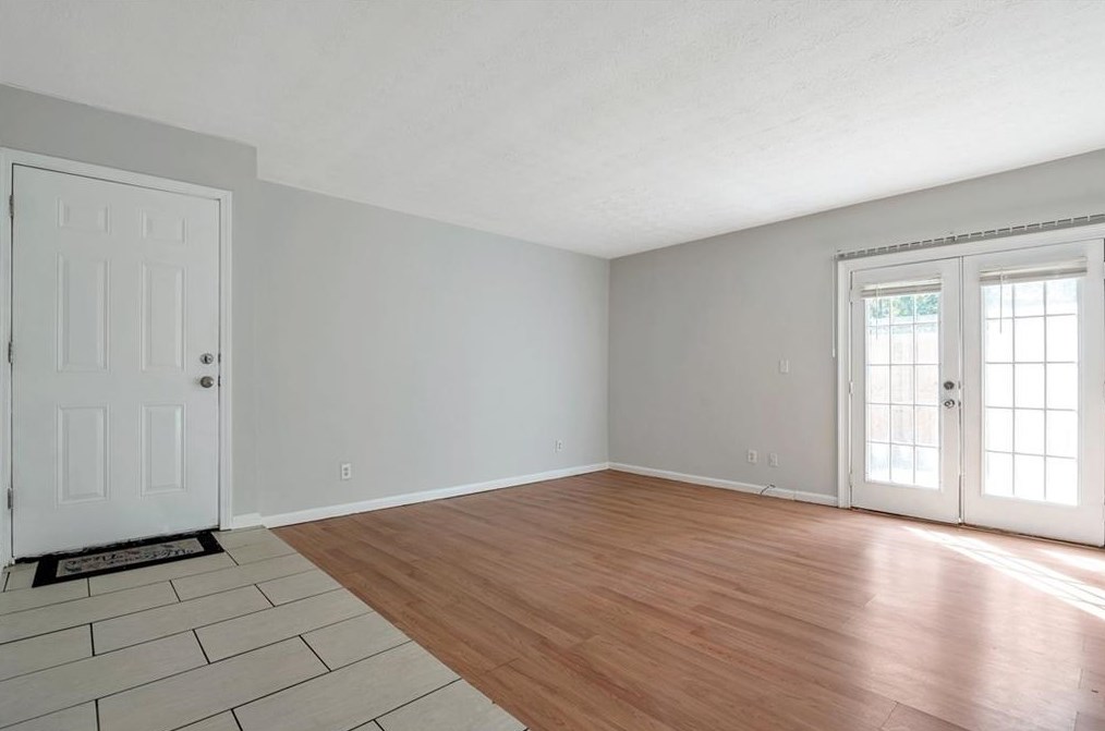 3237 Strawberry Ln, Decatur, GA 30034