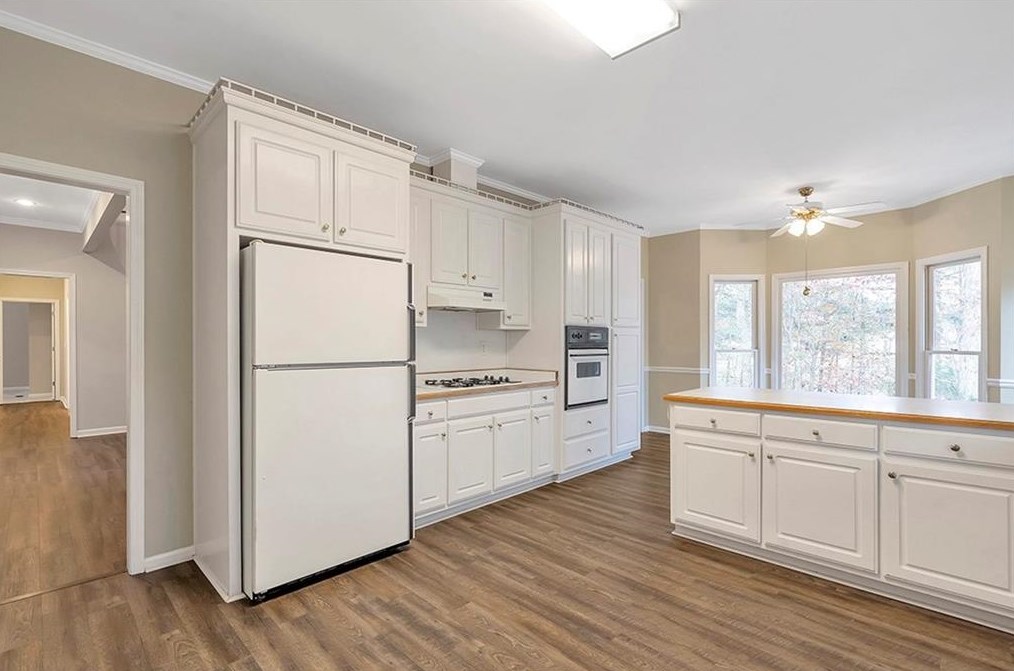 1505 Peachcrest Dr, Lawrenceville GA  30043-2875 exterior