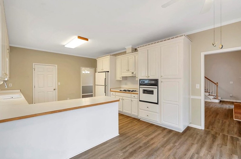 1505 Peachcrest Dr, Lawrenceville GA  30043-2875 exterior