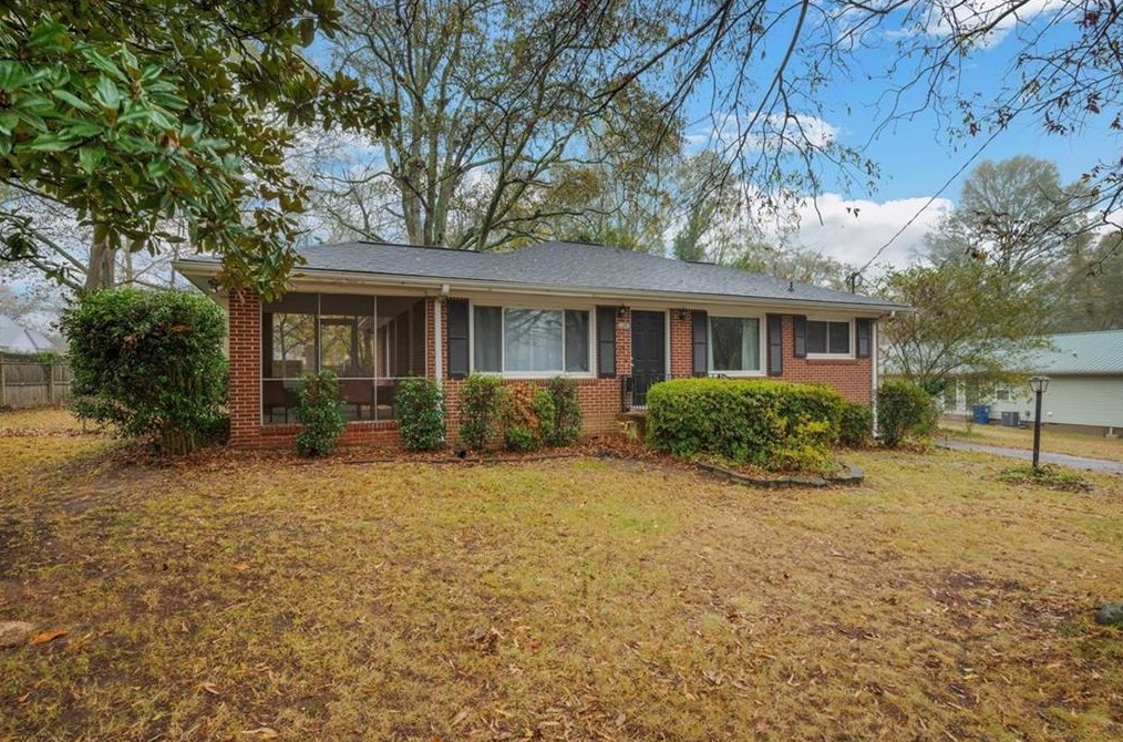 169 Woodlawn Ave, Winder, GA 30680