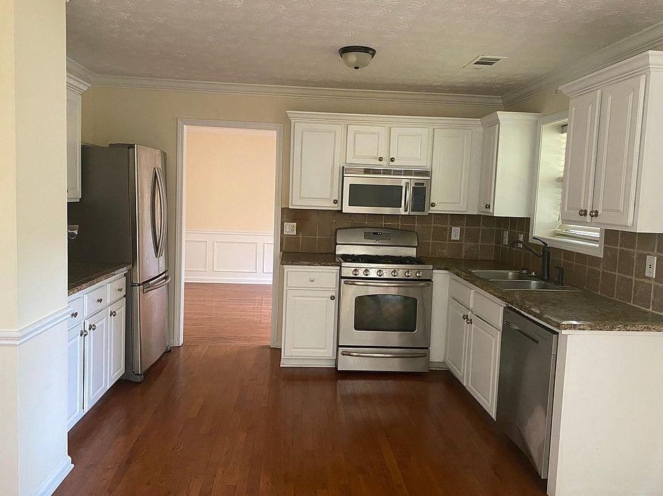 2745 White Blossom Ln, Suwanee, GA 30024