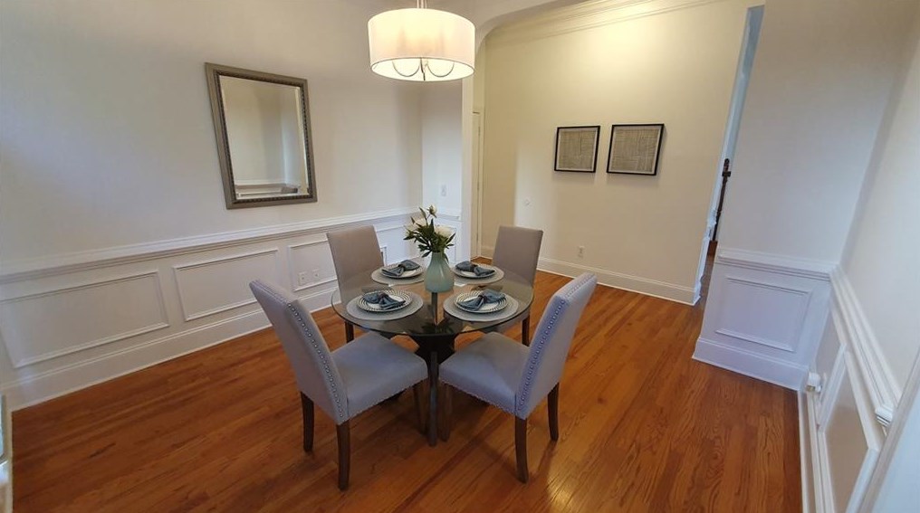 2550 Manor Walk, Decatur GA  30030-1659 exterior