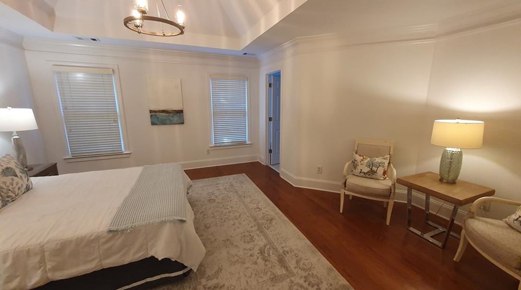 2550 Manor Walk, Decatur GA  30030-1659 exterior