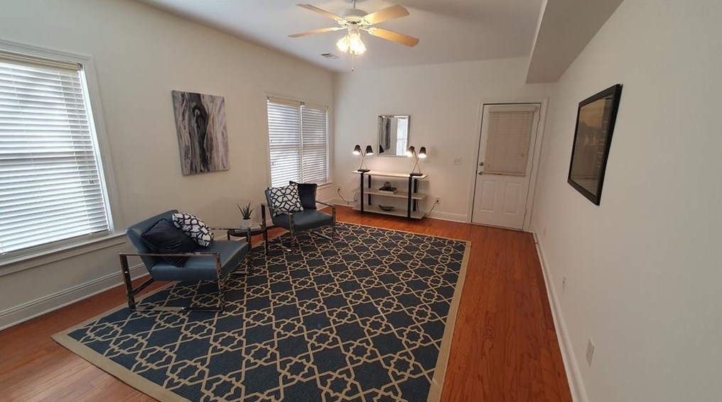 2550 Manor Walk, Decatur GA  30030-1659 exterior