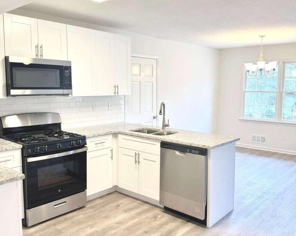 3827 Wake Forest Rd, Decatur GA  30034-5841 exterior