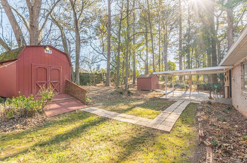 1141 Dantel Ct, Stone Mountain, GA 30083