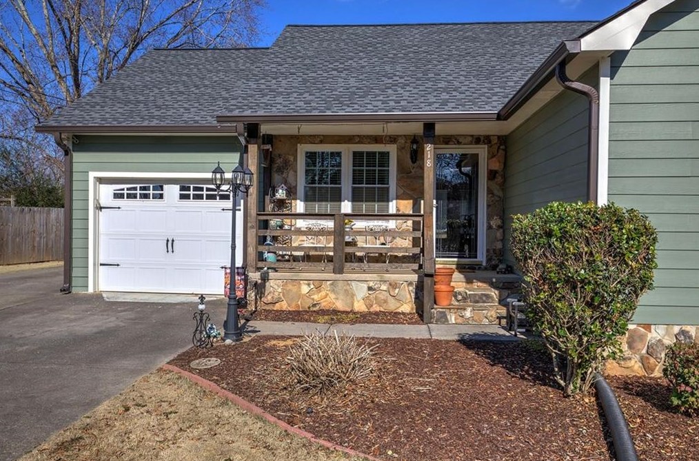218 Hamilton Crossing Rd, Euharlee, GA 30120-4882