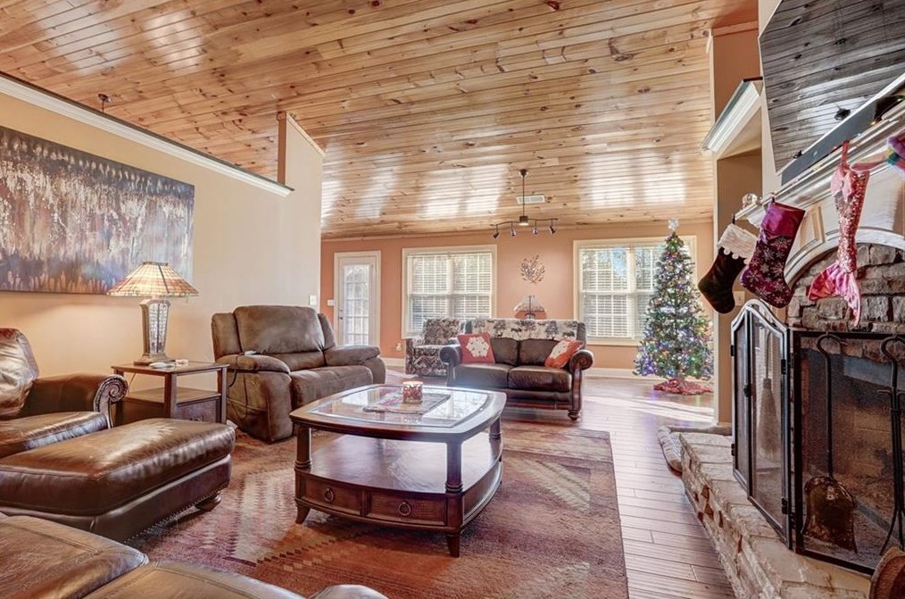 842 Moon Bridge Rd, Winder, GA 30680