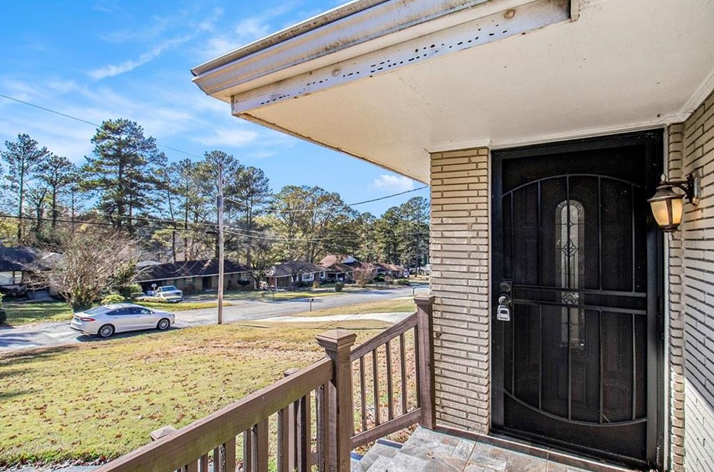 1916 Valencia Rd, Decatur GA  30032-5272 exterior