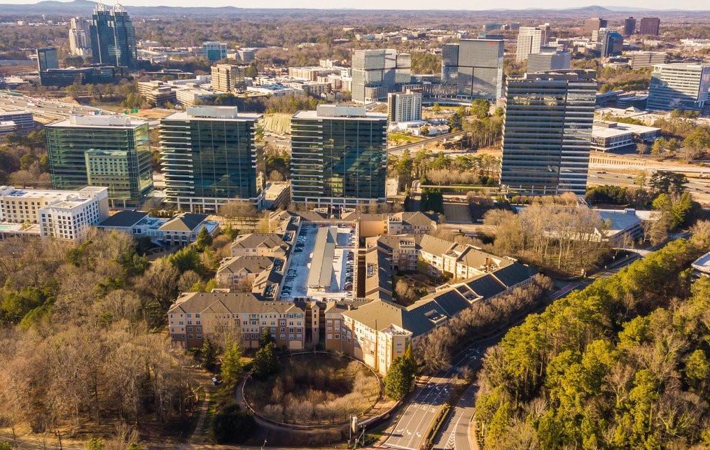 10 Perimeter Summit Blvd, Atlanta GA  30319-1496 exterior