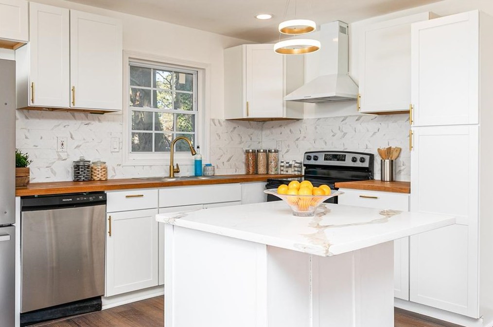 1985 Glen Echo Dr, Decatur GA  30032-5129 exterior