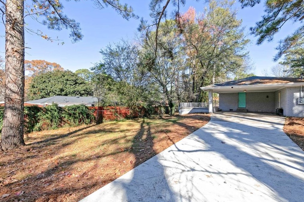 1985 Glen Echo Dr, Decatur GA  30032-5129 exterior