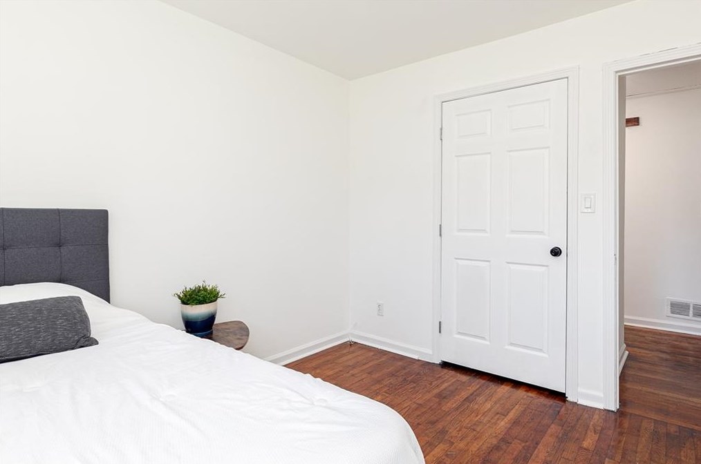 1985 Glen Echo Dr, Decatur GA  30032-5129 exterior