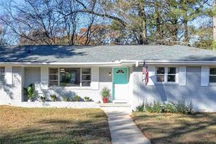 1985 Glen Echo Dr, Decatur GA  30032-5129 exterior