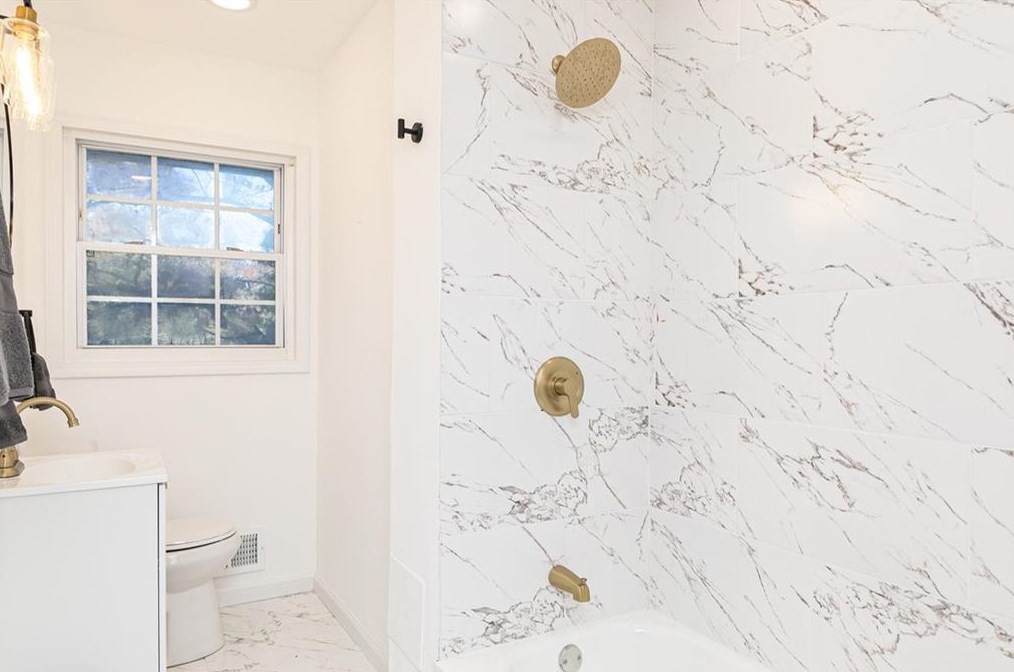 1985 Glen Echo Dr, Decatur GA  30032-5129 exterior