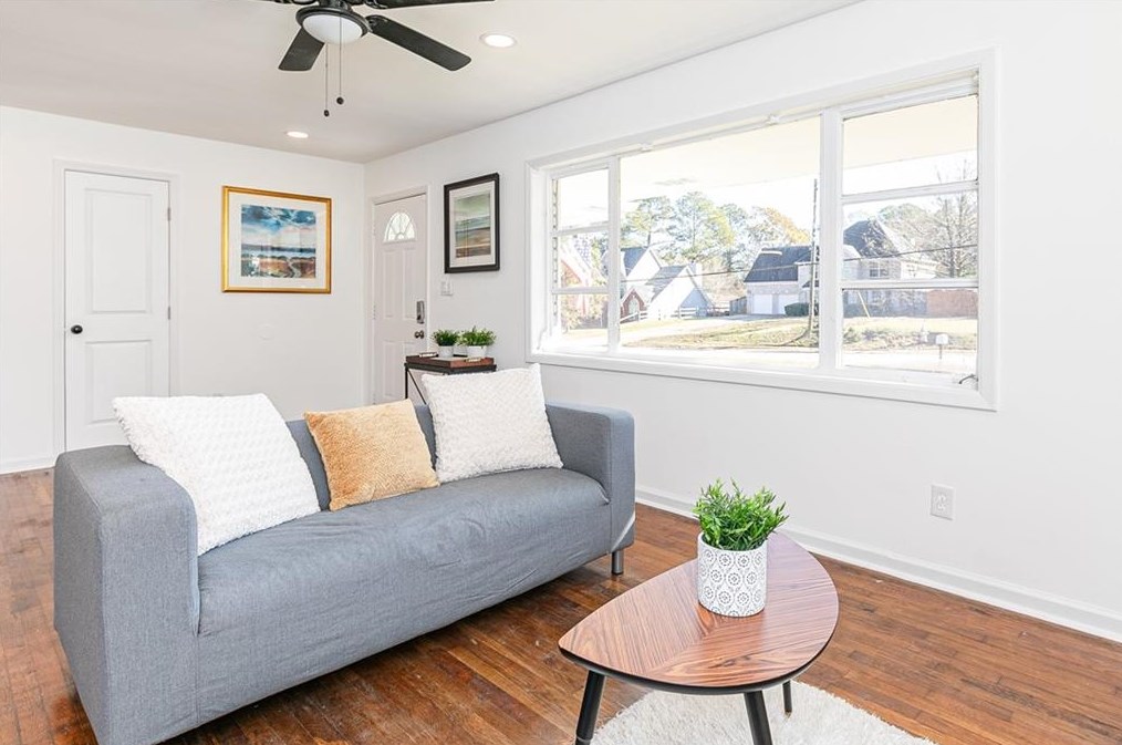 1985 Glen Echo Dr, Decatur GA  30032-5129 exterior