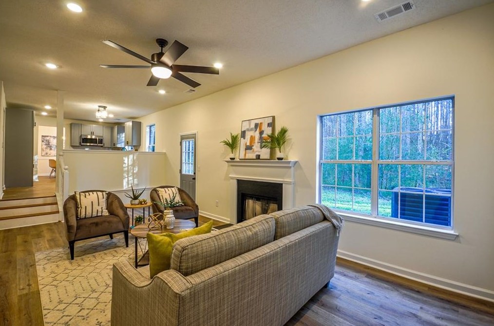 2305 Creekview Trl, Decatur GA  30035-3651 exterior