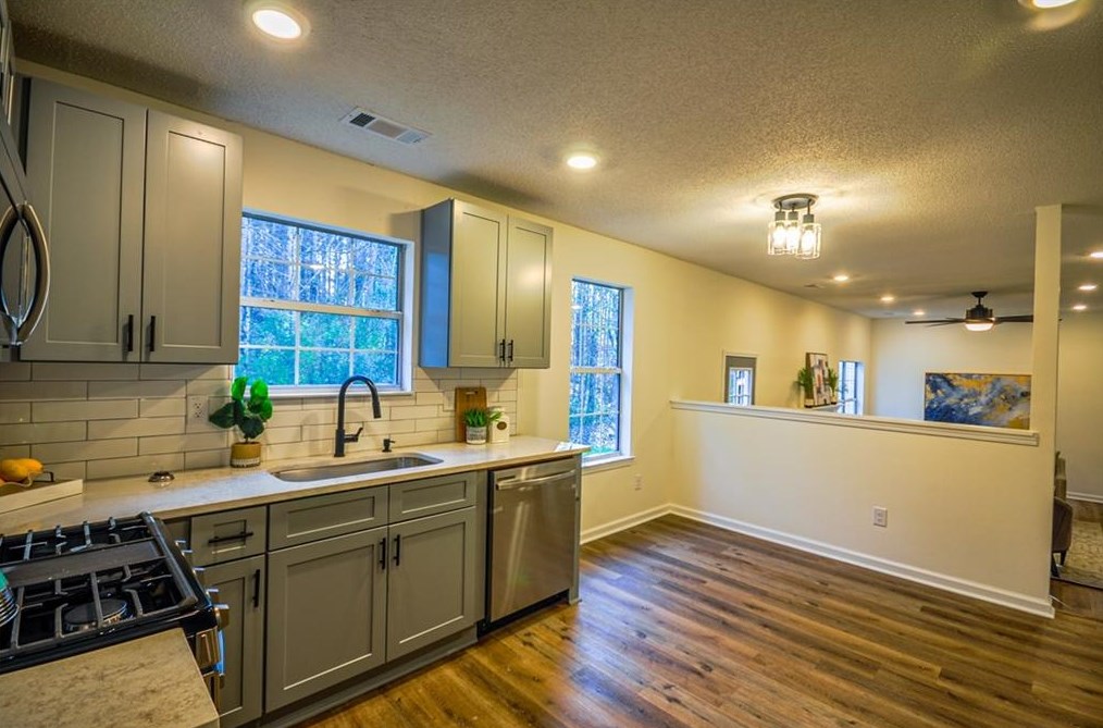 2305 Creekview Trl, Decatur GA  30035-3651 exterior