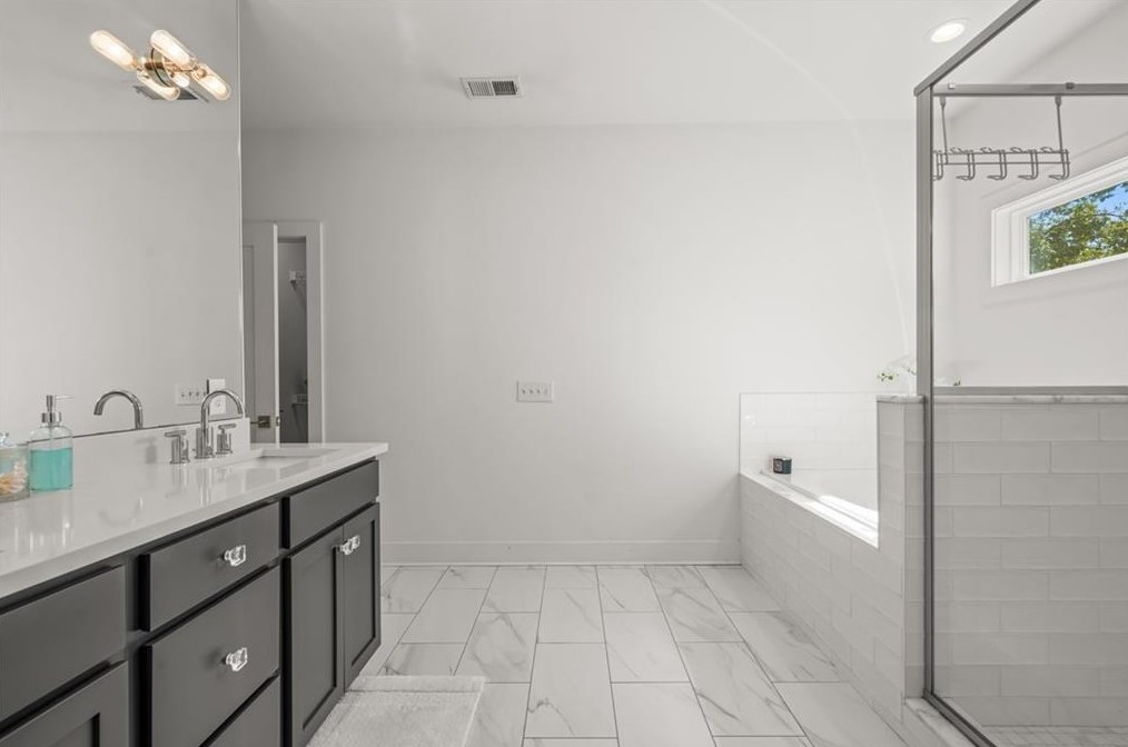 2357 Preston Park Ct, Decatur GA  30032-5200 exterior