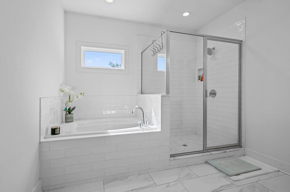 2357 Preston Park Ct, Decatur GA  30032-5200 exterior