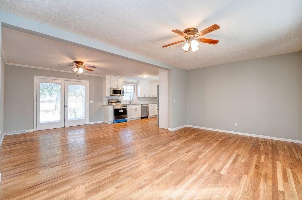 114 Deer Park Ln, Calhoun, GA 30701