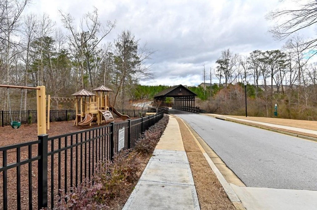 4312 Jameson Ln, Smyrna GA  30082-2506 exterior