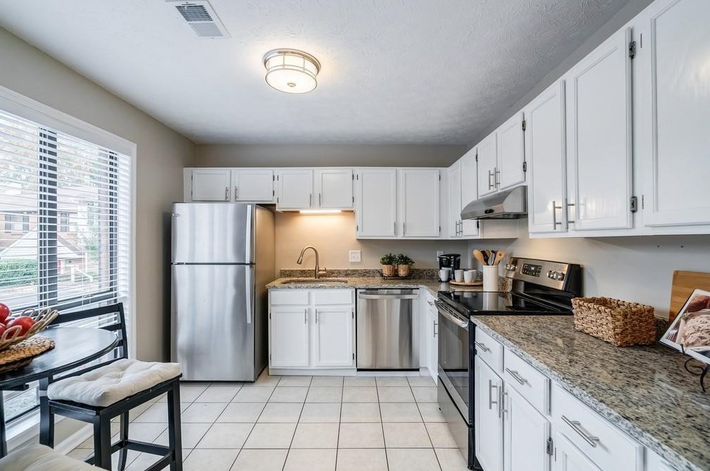3225 Cape Cir, Alpharetta, GA 30009