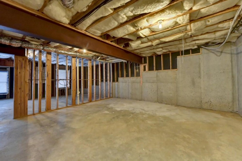 2184 Huntcrest Way, Lawrenceville GA 30043-8126 exterior