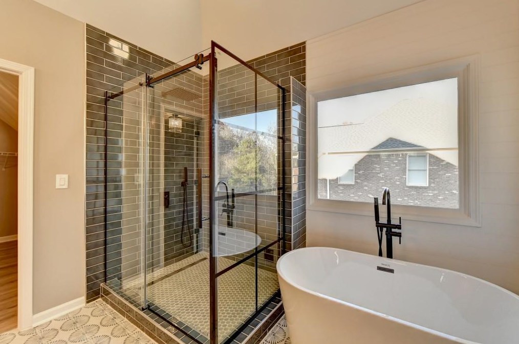 2184 Huntcrest Way, Lawrenceville GA 30043-8126 exterior