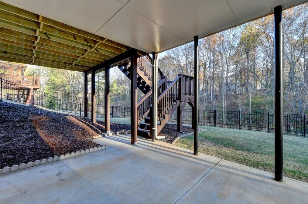 2184 Huntcrest Way, Lawrenceville GA 30043-8126 exterior