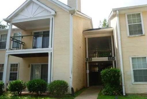 708 Ridge Creek Dr, Clarkston, GA 30021